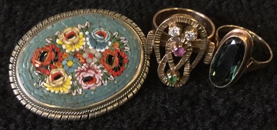 2 gold rings & micro mosaic brooch